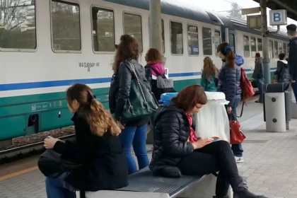 Lavori sulla linea Firenze-Roma: modifiche ai treni e disagi per i pendolari